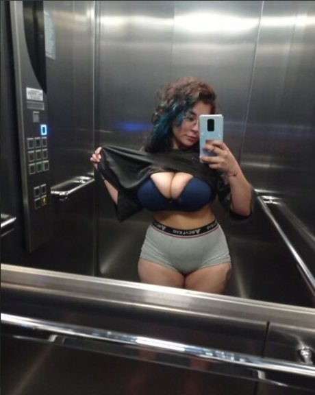 Nacktes geleaktes OnlyFans-Foto von Melitta Coffee