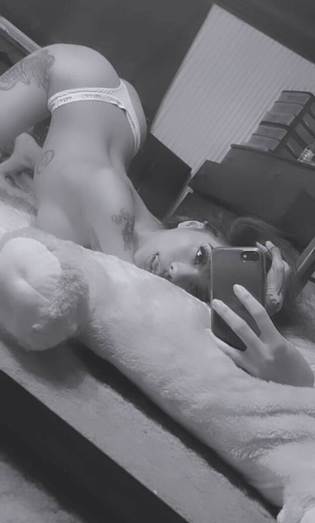 Nacktes geleaktes OnlyFans-Foto von Badgirlshane
