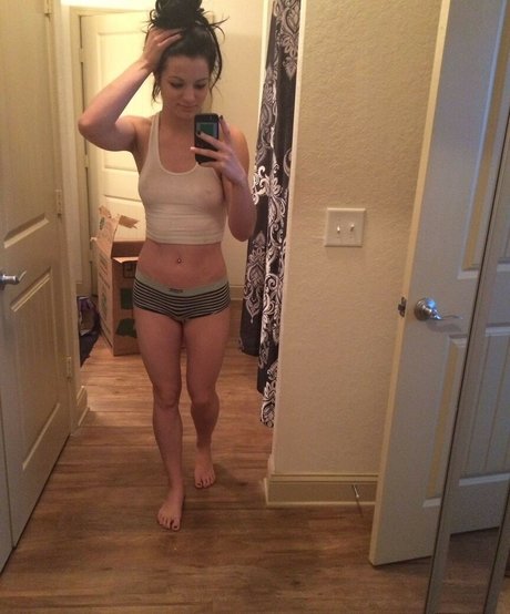 Nacktes geleaktes OnlyFans-Foto von Saraya