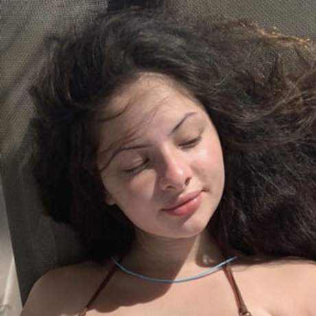 Nacktes geleaktes OnlyFans-Foto von Real Kenishaa
