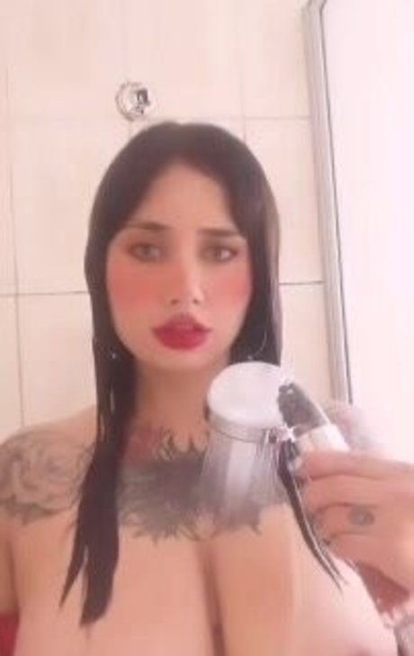 Nacktes geleaktes OnlyFans-Foto von Lucifera