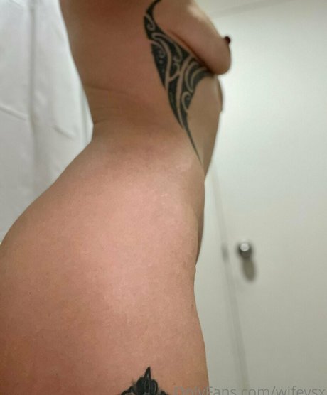 Nacktes geleaktes OnlyFans-Foto von Wifeysx