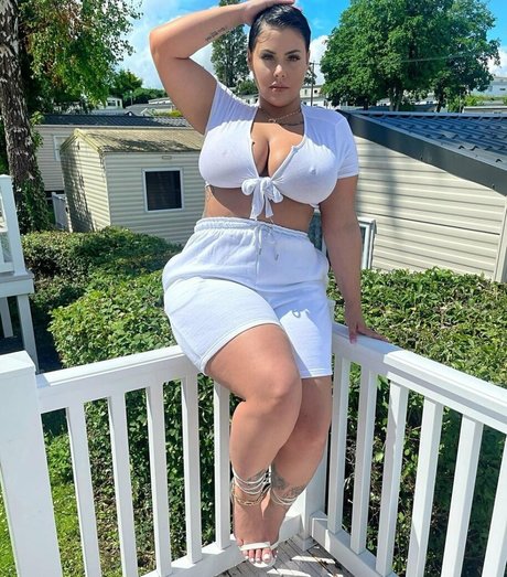 Nacktes geleaktes OnlyFans-Foto von Peaches