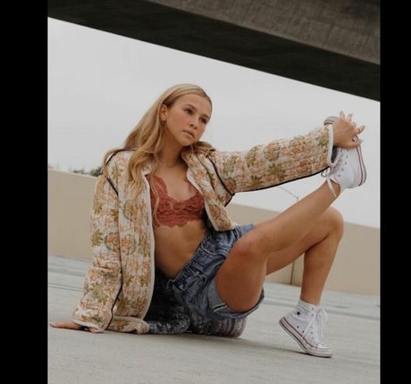 Nacktes geleaktes OnlyFans-Foto von Ella Horan