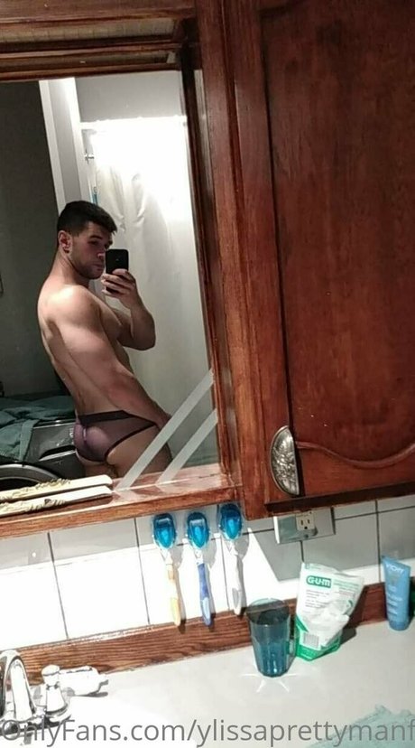 Nacktes geleaktes OnlyFans-Foto von Ylissaprettymanfree