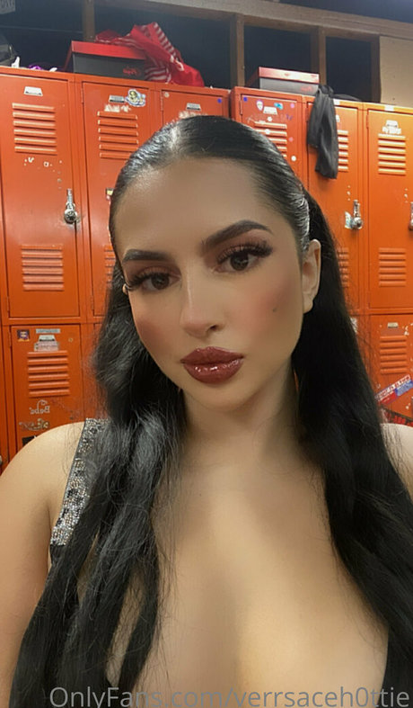Nacktes geleaktes OnlyFans-Foto von Verrsaceh0ttie