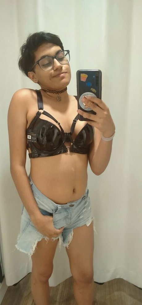 Nacktes geleaktes OnlyFans-Foto von Theinvisibleash