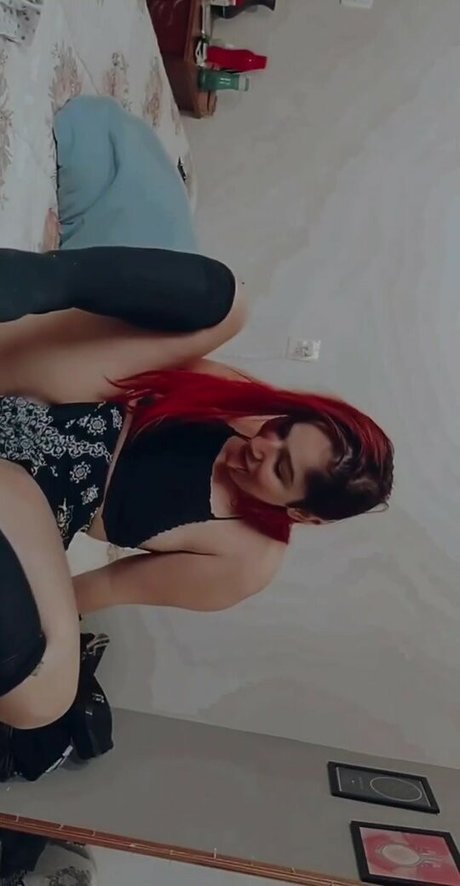 Nacktes geleaktes OnlyFans-Foto von Julia Frost