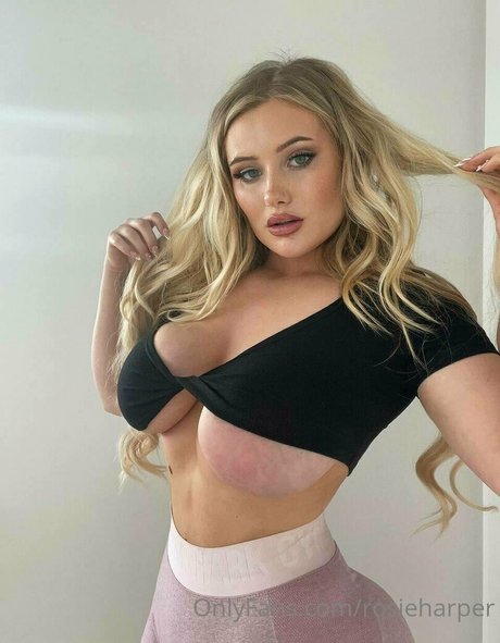 Nacktes geleaktes OnlyFans-Foto von Rosieharper
