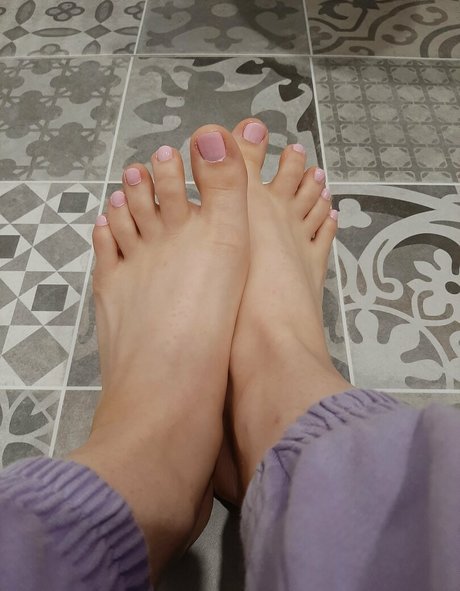 Nacktes geleaktes OnlyFans-Foto von Sophieefeet