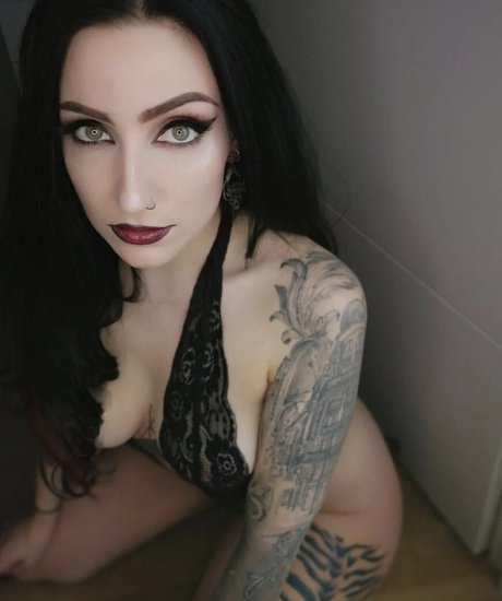Nacktes geleaktes OnlyFans-Foto von Shadowssight