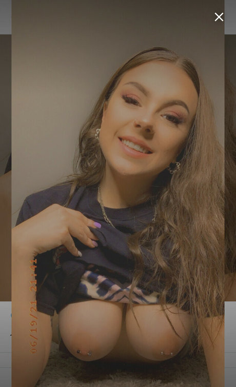 Nacktes geleaktes OnlyFans-Foto von Taylor Vellion