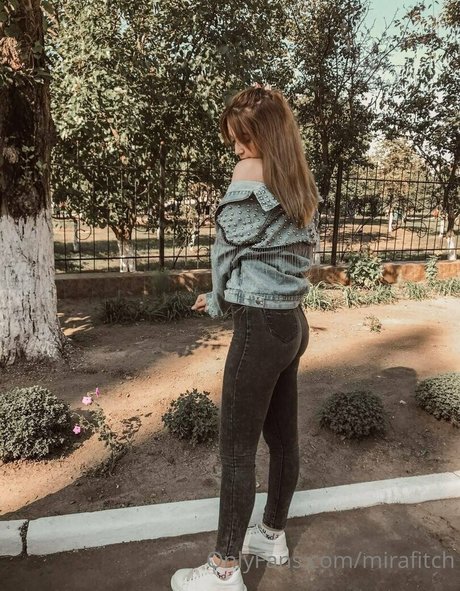 Nacktes geleaktes OnlyFans-Foto von Mirafitch