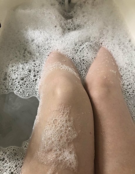 Nacktes geleaktes OnlyFans-Foto von Peachyknn