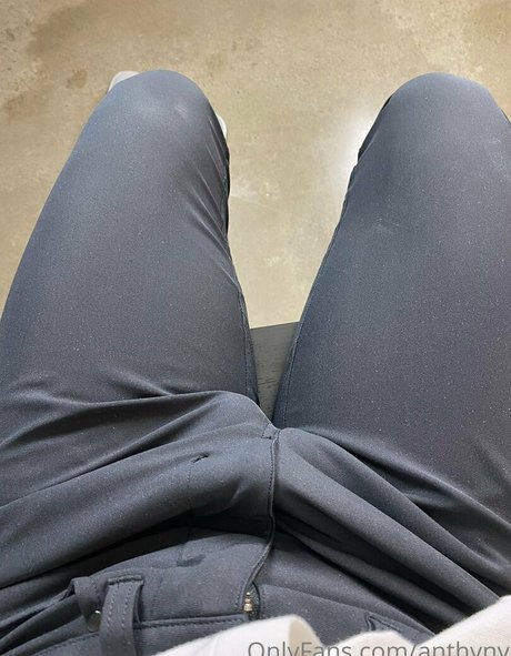 Nacktes geleaktes OnlyFans-Foto von Anthvny