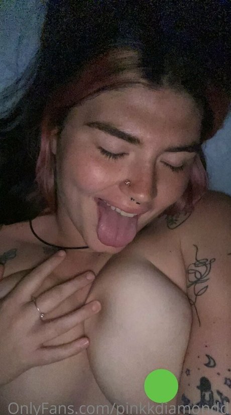 Nacktes geleaktes OnlyFans-Foto von Pinkkdiamondd