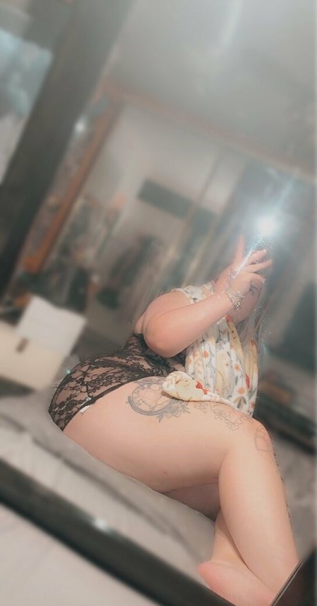 Nacktes geleaktes OnlyFans-Foto von Missiemo