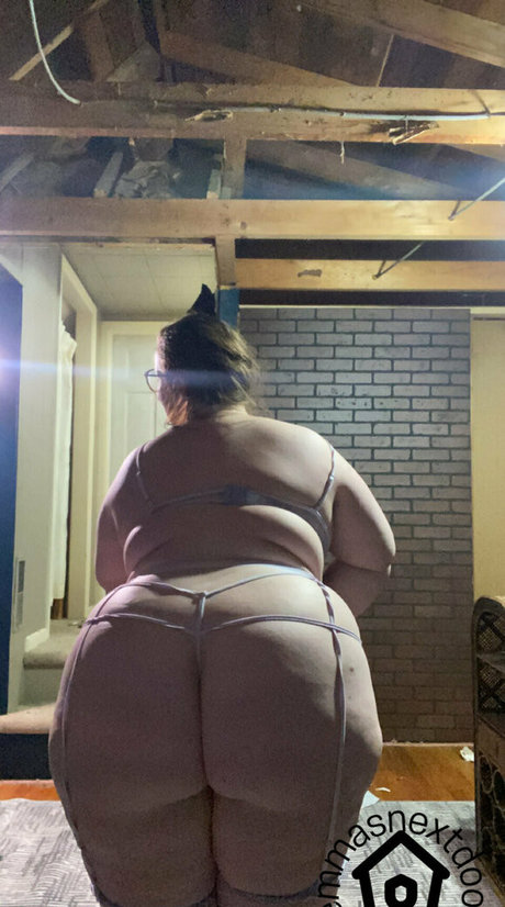 Nacktes geleaktes OnlyFans-Foto von Emmasnextdoor