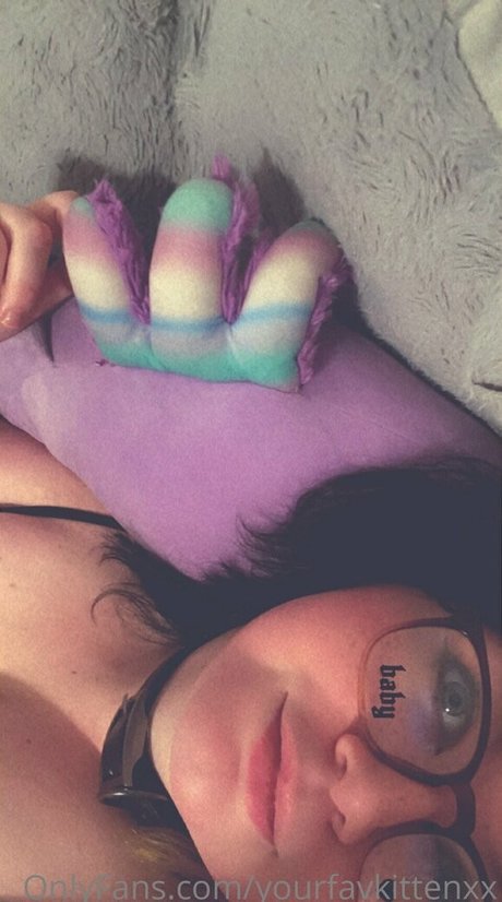 Nacktes geleaktes OnlyFans-Foto von Yourfavkittenxx