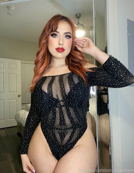 Nacktes geleaktes OnlyFans-Foto von Poisonlikeivyxo