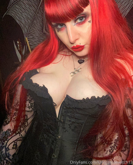 Nacktes geleaktes OnlyFans-Foto von Lunarmoonwitch13