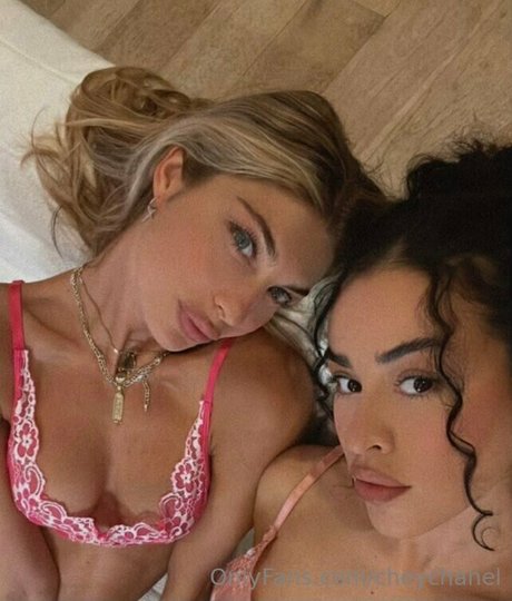 Nacktes geleaktes OnlyFans-Foto von Cheychanel