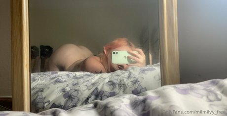 Nacktes geleaktes OnlyFans-Foto von Miimilyyfree