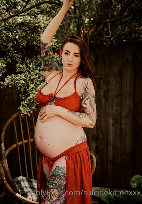 Nacktes geleaktes OnlyFans-Foto von Suicidekittenxxx