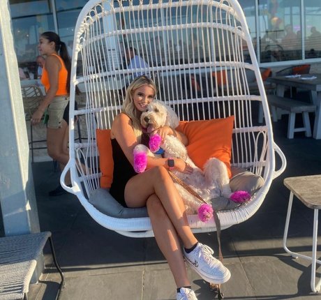 Nacktes geleaktes OnlyFans-Foto von Avery Trail