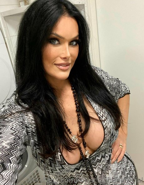 Nacktes geleaktes OnlyFans-Foto von Misscullinanofficial