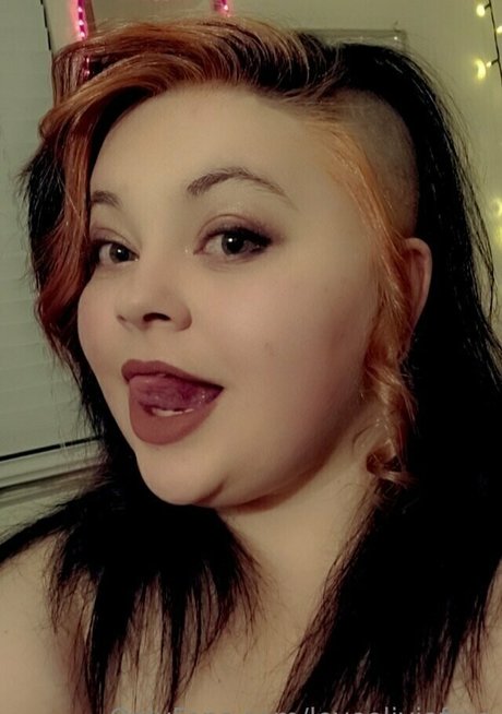 Nacktes geleaktes OnlyFans-Foto von Loveoliviafree