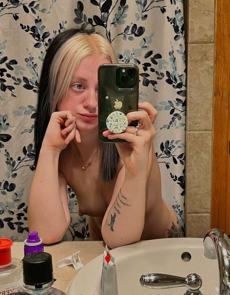 Nacktes geleaktes OnlyFans-Foto von Blankanxiety