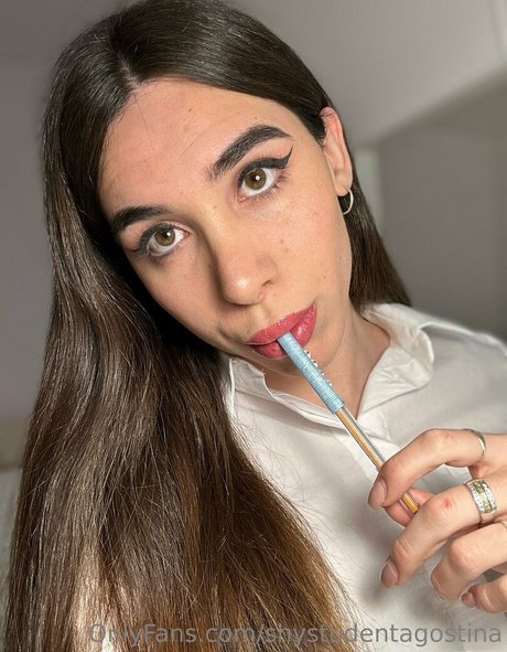 Nacktes geleaktes OnlyFans-Foto von Shystudentagostina