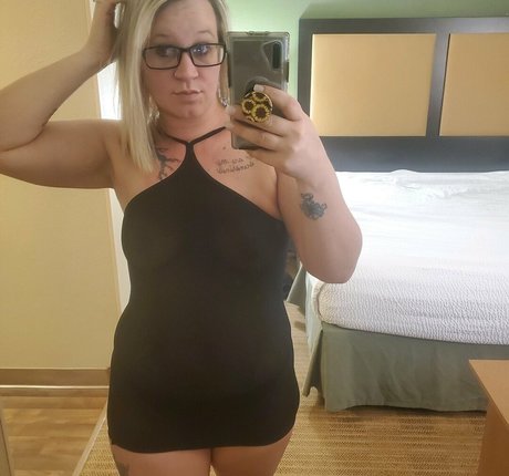 Nacktes geleaktes OnlyFans-Foto von Itsyourgirl44