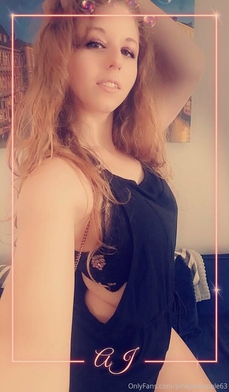 Nacktes geleaktes OnlyFans-Foto von Pinkpineapple63