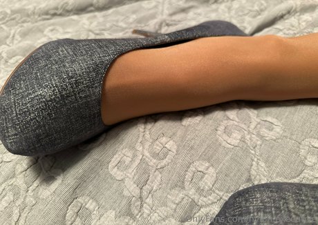 Nacktes geleaktes OnlyFans-Foto von Nylonexecutive