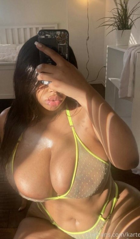 Nacktes geleaktes OnlyFans-Foto von Kartelaaa