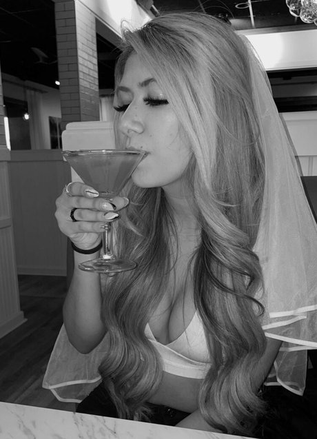 Nacktes geleaktes OnlyFans-Foto von Spookyinternetgf
