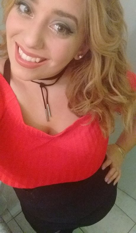 Nacktes geleaktes OnlyFans-Foto von Lartdanstoutessesformes