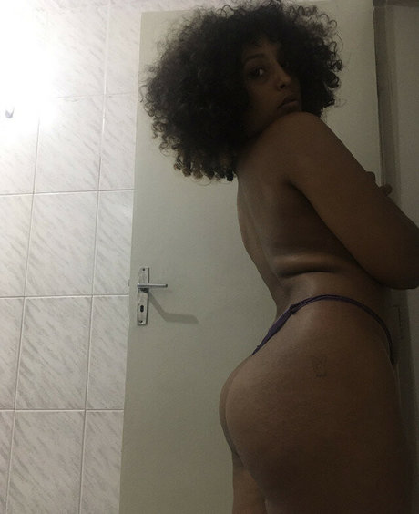Nacktes geleaktes OnlyFans-Foto von Diaba Negra