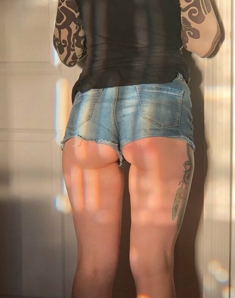 Nacktes geleaktes OnlyFans-Foto von Olivia Jarden