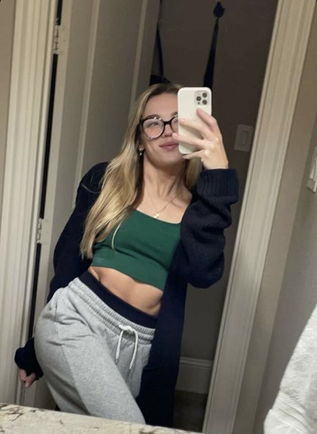 Nacktes geleaktes OnlyFans-Foto von Reagan Campbell