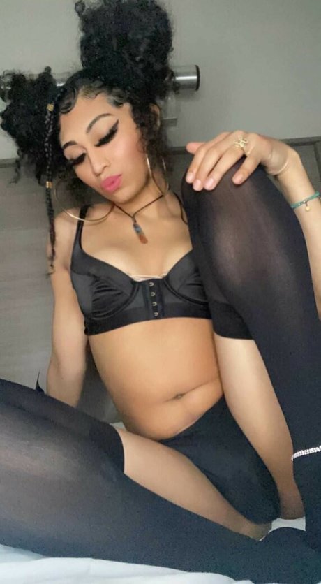 Nacktes geleaktes OnlyFans-Foto von Unshaven