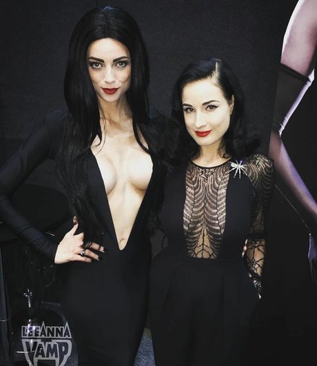 Nacktes geleaktes OnlyFans-Foto von Leeanna Vamp