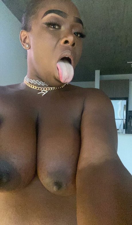 Nacktes geleaktes OnlyFans-Foto von Ms Headrush