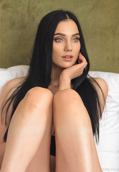 Nacktes geleaktes OnlyFans-Foto von Polly Pure