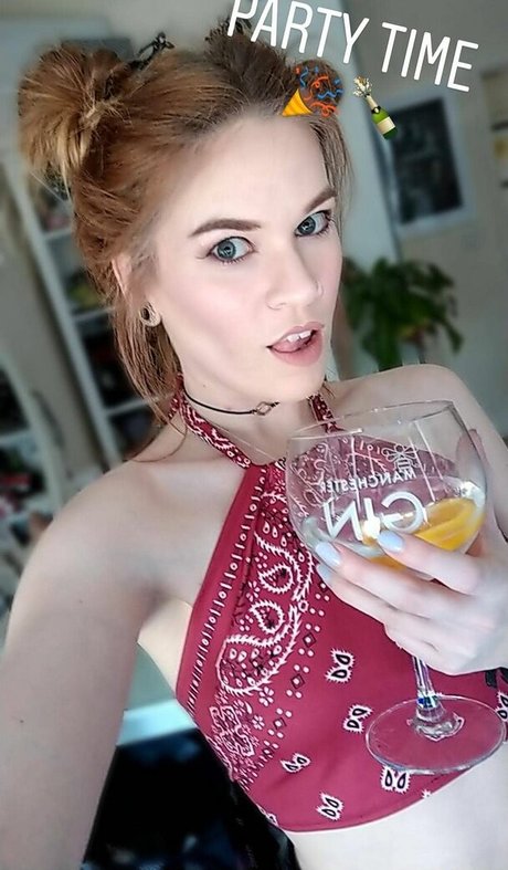 Nacktes geleaktes OnlyFans-Foto von Hollie Bennett