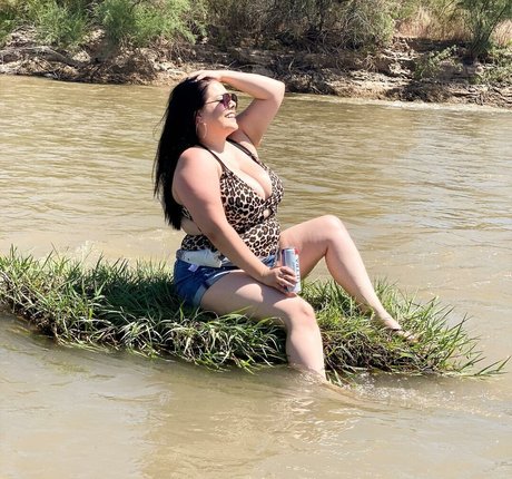 Nacktes geleaktes OnlyFans-Foto von Lilly Zamora