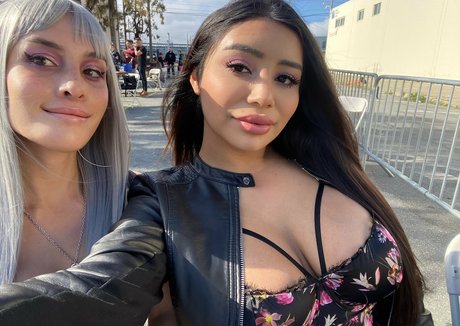 Hitgirlxo