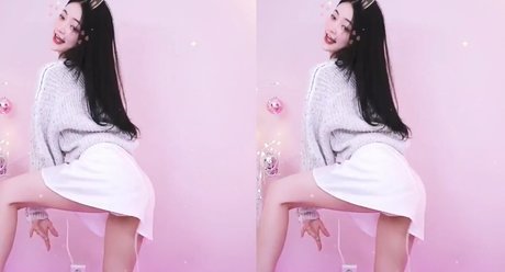 Nacktes geleaktes OnlyFans-Foto von Somsomo0o